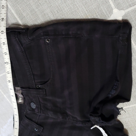 LEVI'S Striped Shorts, Size 27 - Picture 9 of 15